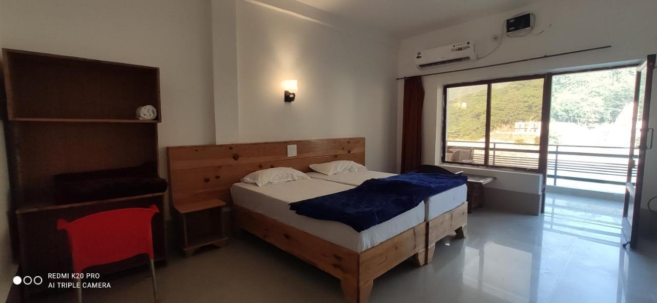 H7 Stay On The Ganges, Yoga & Spa Resort, Rishīkesh Exterior foto